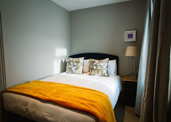 Bampton Townhouse